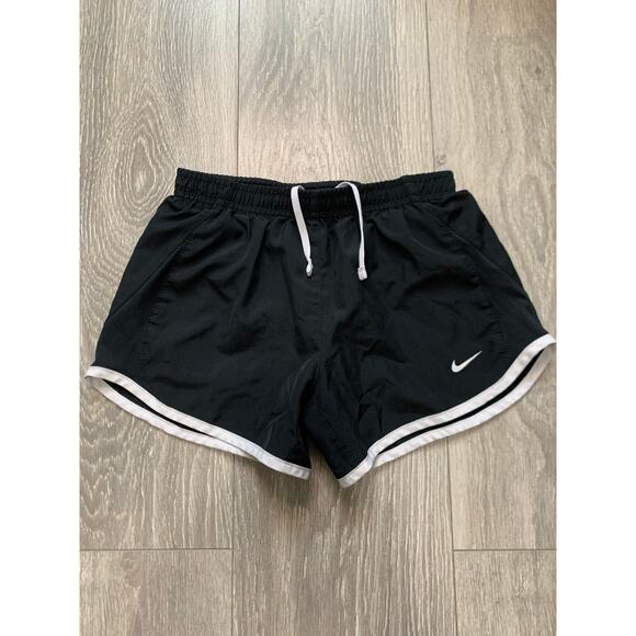 Nike Girl’s Black Athletic Shorts Size Small - Picture 1 of 3
